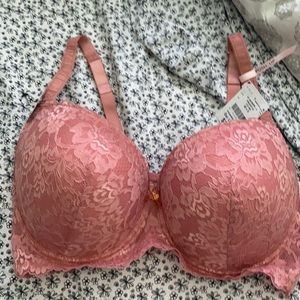Pink push up Lace bra. Never been worn.